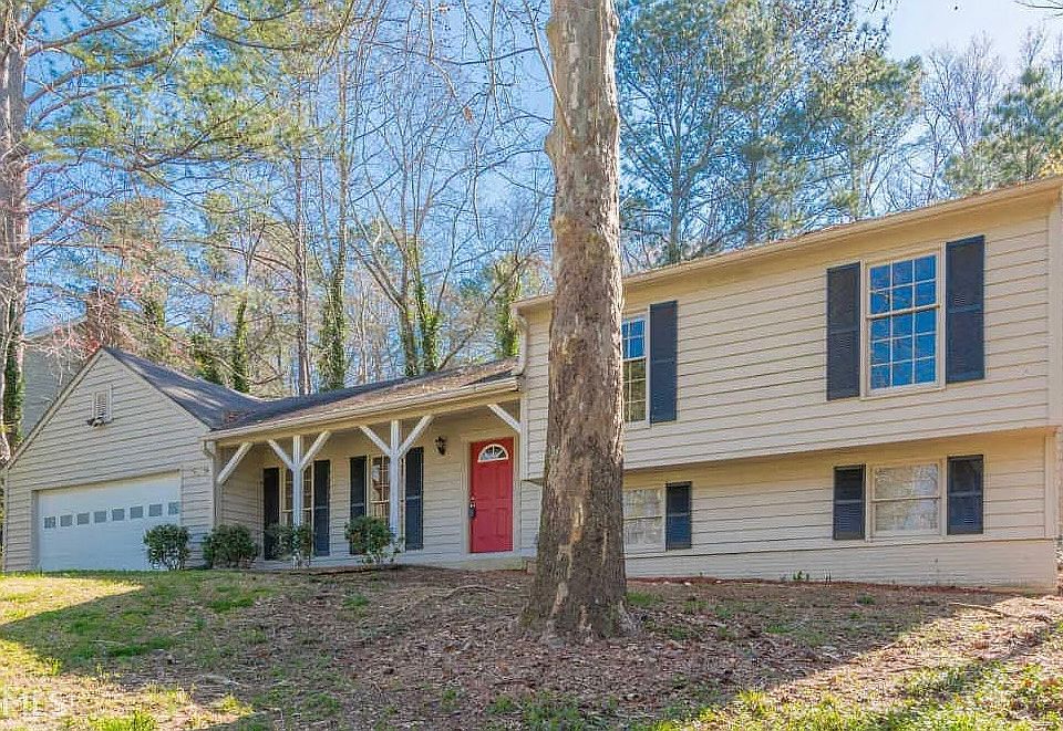 1st image of 2864 Creekwood Dr