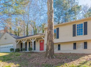 2864 Creekwood Dr, Snellville, GA