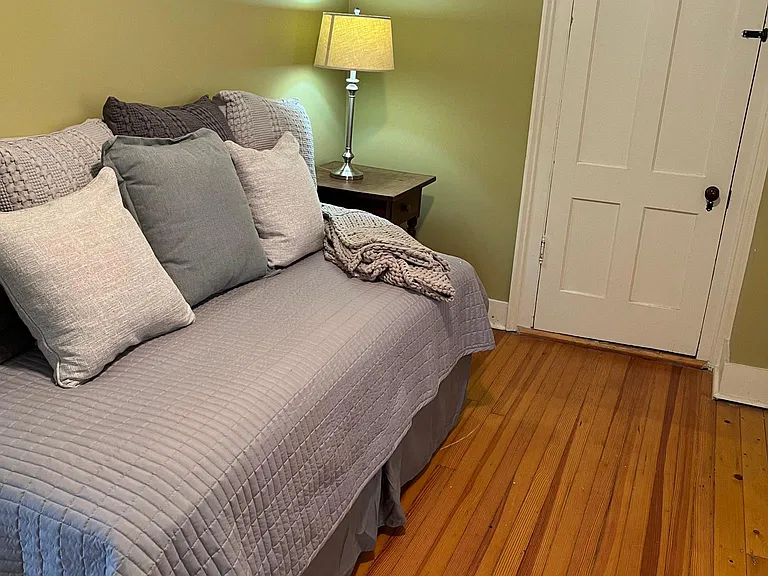 White Suite Living Area w/Twin Daybed