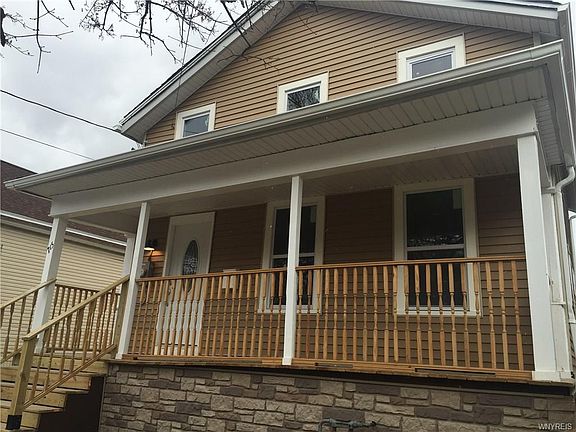 3rd image of 715 Plymouth Ave