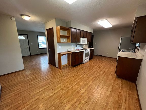 3rd image of 735 Keswick Dr