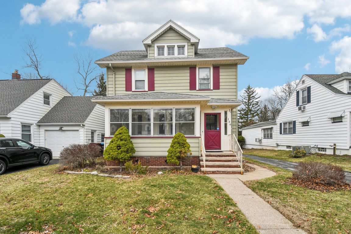 Avondale Rd-S1303-001.jpg