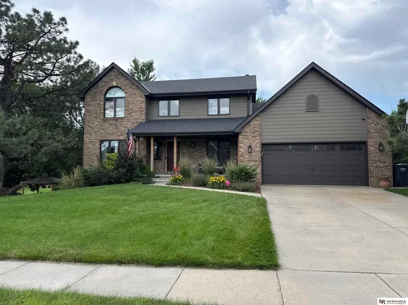 8325 Water Tower Ct, Lincoln, NE 68516