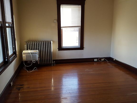 2nd image of 22 Hallock Ave #2L