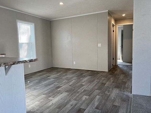 5th image of 226 Maple Ave #226