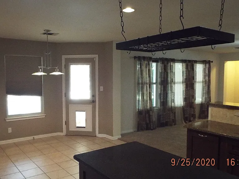 204 Cinnabar Trl — Photo 16