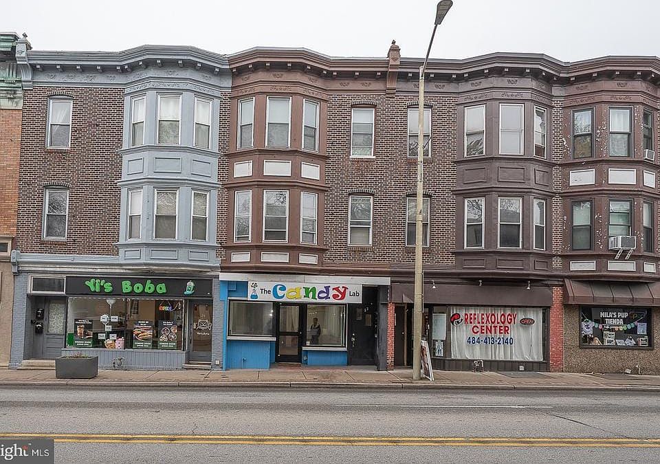 1st image of 22 Ardmore Ave Floor 2