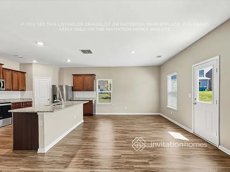 407 Vermeer Ct — Photo 15