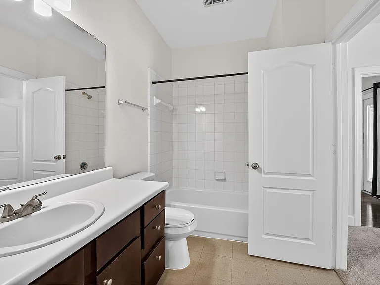 1901 Crossing Pl — Photo 16