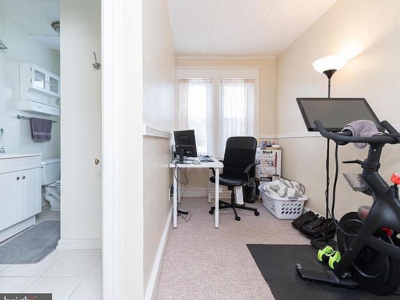 5th image of 10 E Linden Ave #A