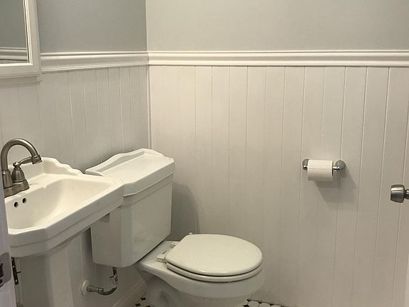 4th image of 1837 Olympic St