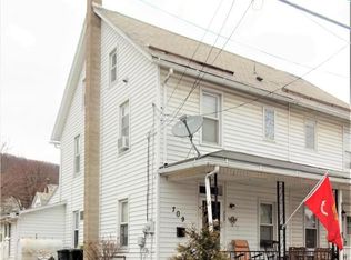 709 W George St, Pen Argyl, PA 18072