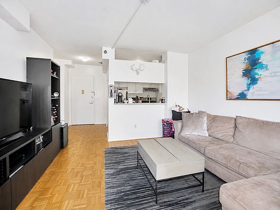 2nd image of 474 48th Ave #3U