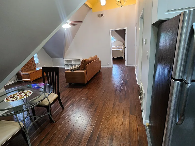 719 SE 3rd St #B — Photo 4
