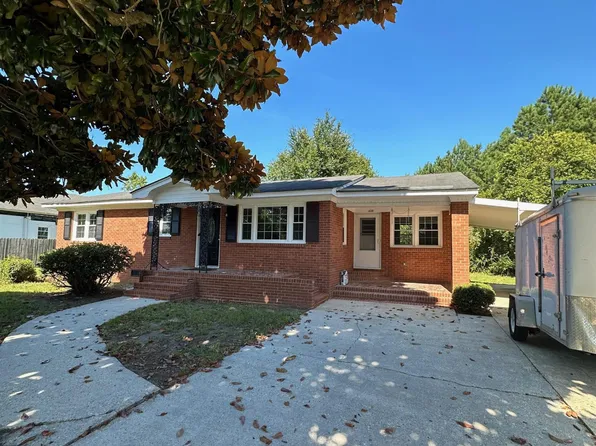 105 Hicks St, Erwin, NC 28339