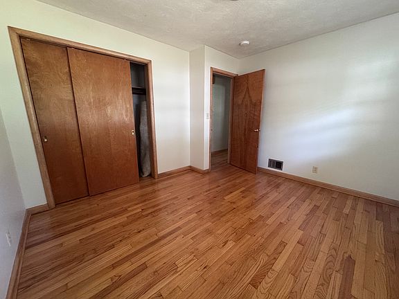 3rd image of 3644 S 17th St