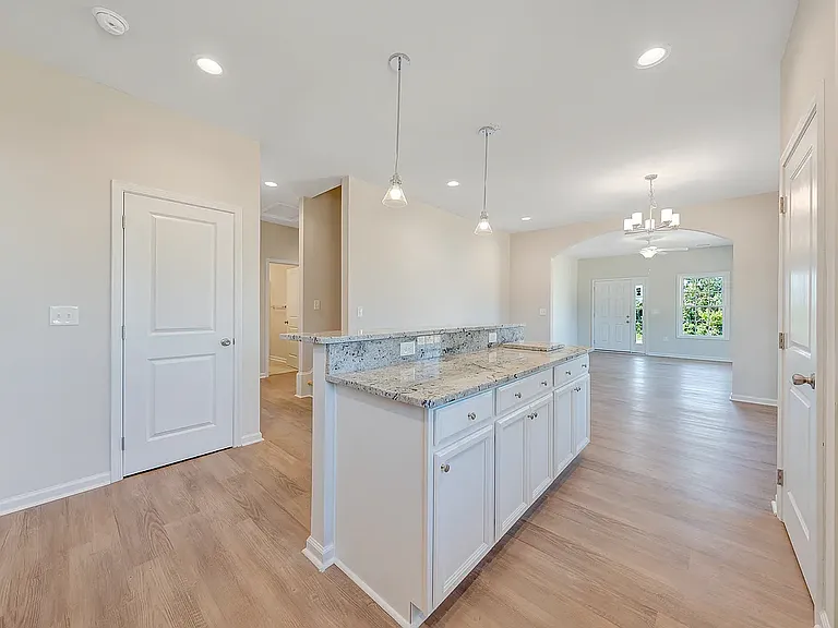 956 Carriage Pkwy — Photo 13