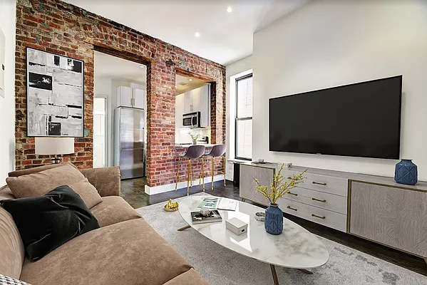 Rented by REAL New York | media 9
