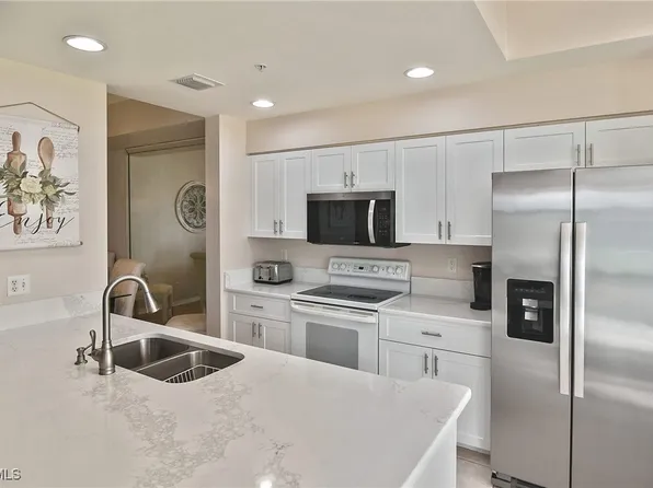 8076 Queen Palm Ln APT 436, Fort Myers, FL 33966