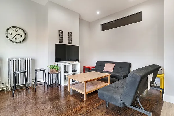 Rented by Compass | media 2