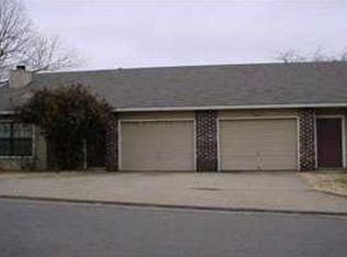 2413 W Magnolia St, Rogers, AR 72758