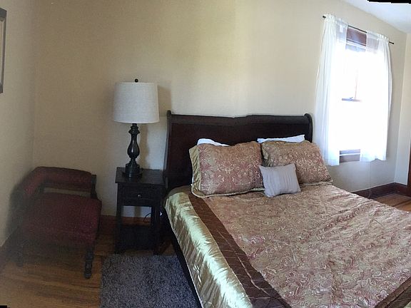 2nd image of 1033 Lowry Ave NE #B2