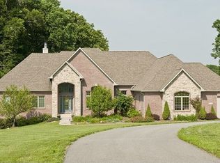 3245 Falcon Crest Dr, Martinsville, IN 46151