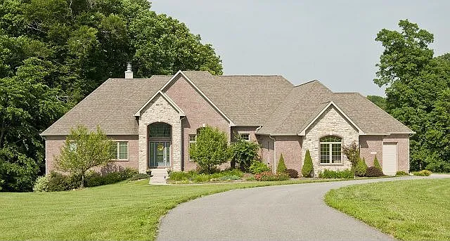 3245 Falcon Crest Dr photo 1