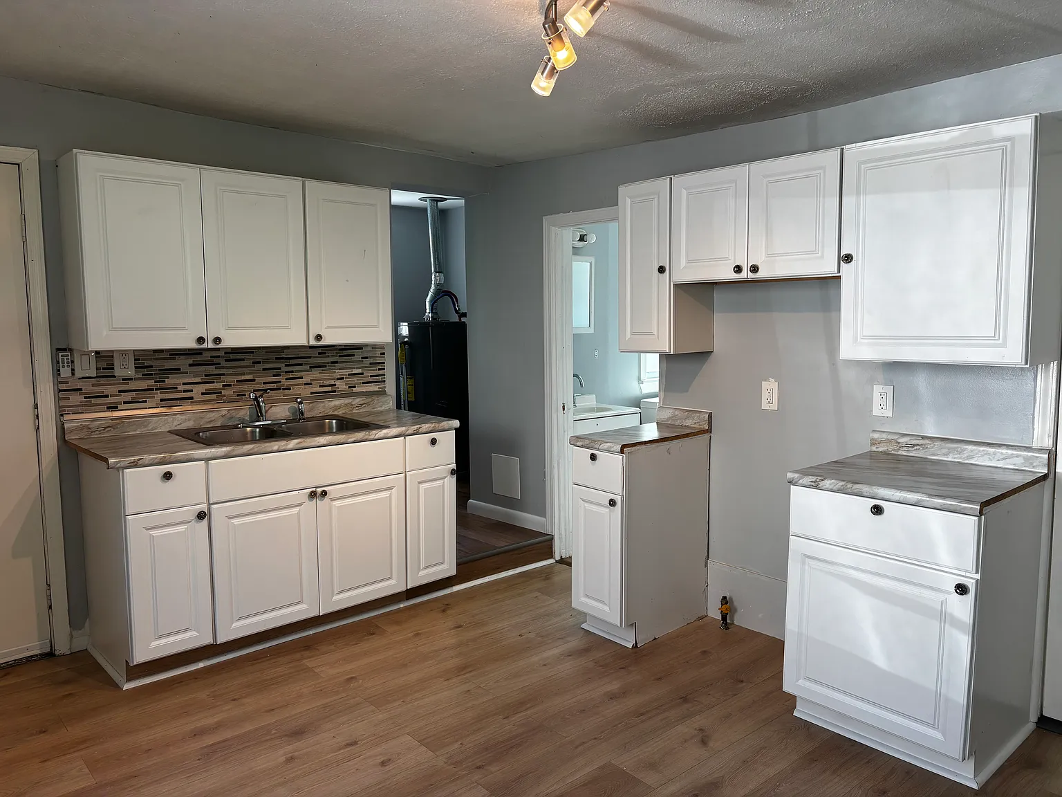 2 bed, 1000 sqft, $1,000 — Photo 3