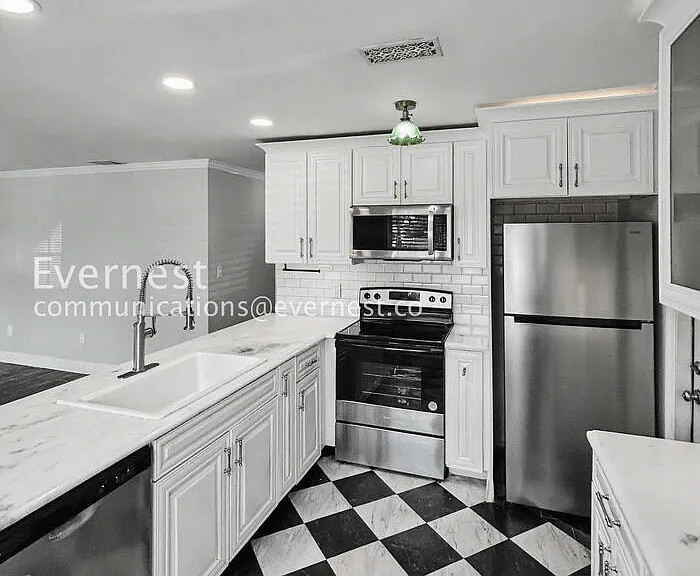 1885 Shore Acres Blvd NE — Photo 4