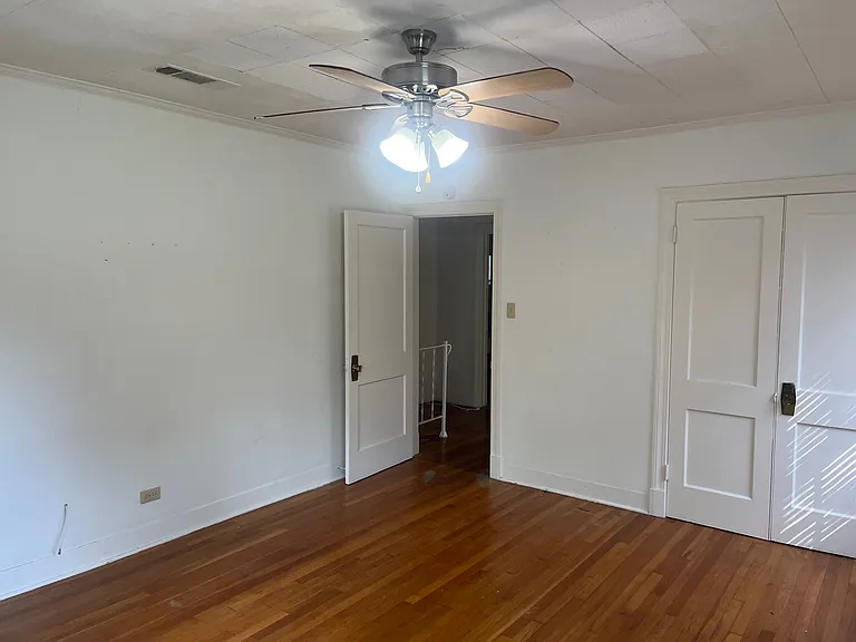 906 Corrine St #B — Photo 15