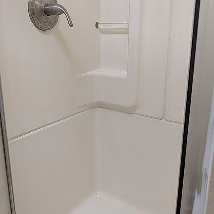 4th image of 51 Engrem Ave
