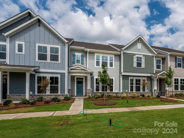 10217 Mamillion Dr, Huntersville, NC 28078