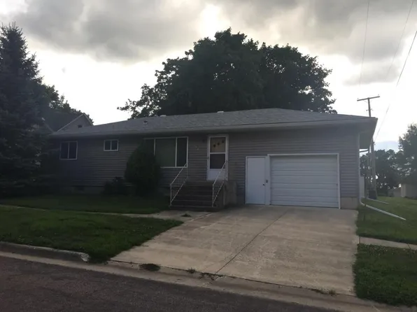 308 S 2nd St, Lake Park, IA 51347