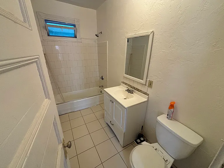 77 Walnut St #6 — Photo 14