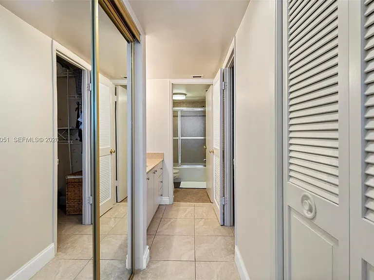 18061 Biscayne Blvd #303 — Photo 25