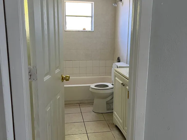 1517-21 SW Santa Barbara Pl — Photo 5