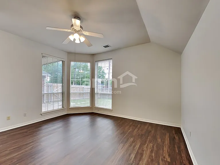 6213 Richmond Dr — Photo 11