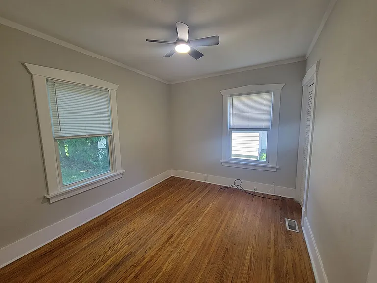 504 E Virginia Ave — Photo 6