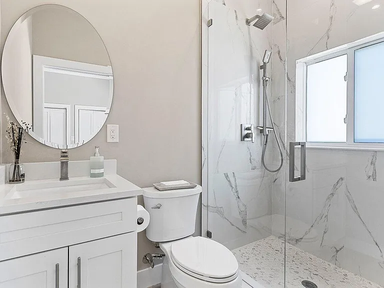 1008 SE 10th Ct — Photo 33
