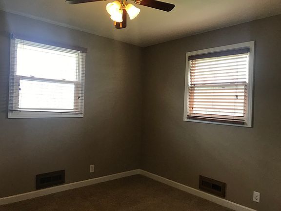 5th image of 900 Magnolia Dr