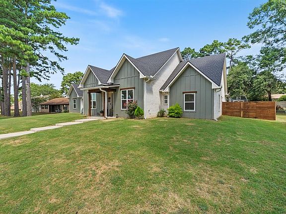 4th image of 1008 Riveria Dr
