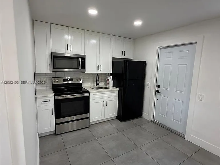 1933 Washington St #1935-B — Photo 3