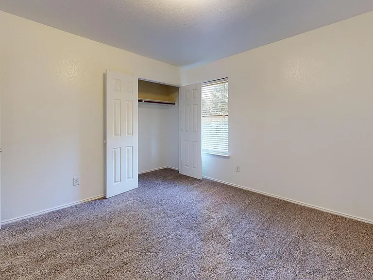 8101 Southern Pine Way — Photo 10
