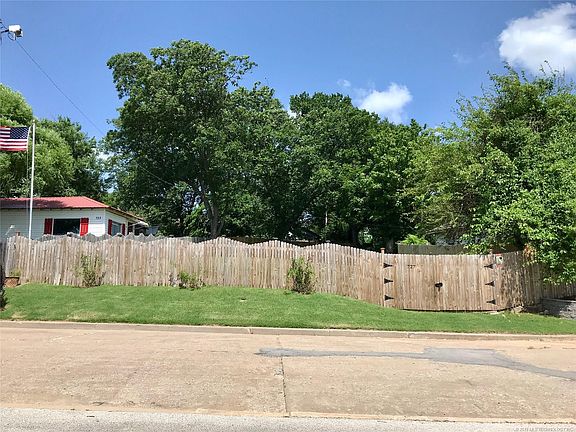 5th image of 727 S Quanah Ave