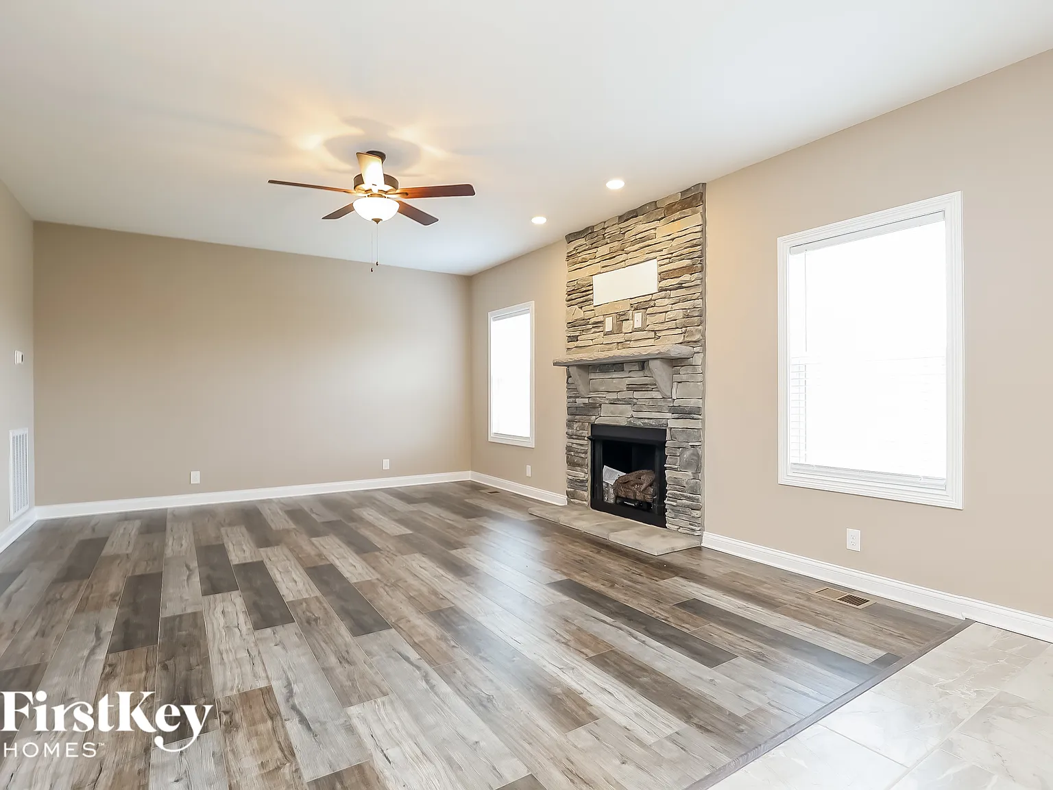 4 bed, 2.5 bath, 2347 sqft, $2,100 — Photo 2