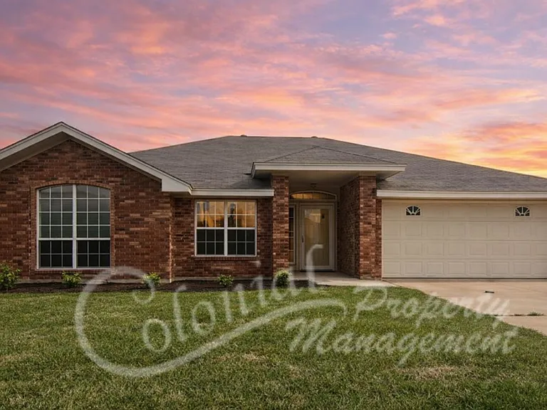 3902 Split Oak Dr — Photo 1