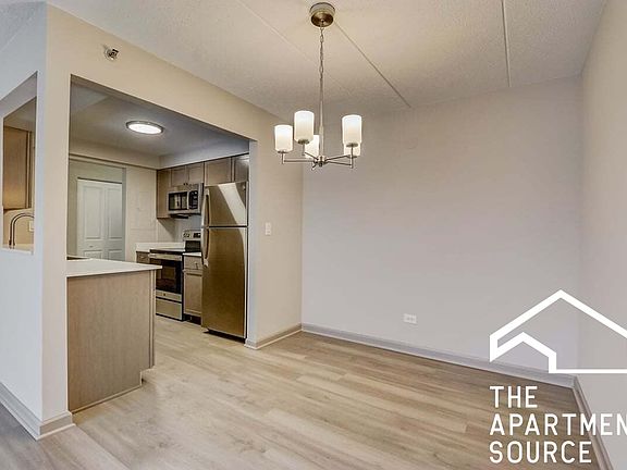 5th image of 704 Royal Saint George Dr #3