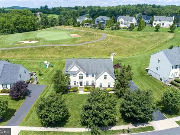 576 Championship Dr, Harleysville, PA 19438