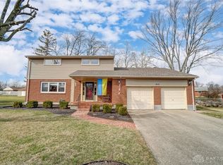 915 Rio Ln, Dayton, OH 45429